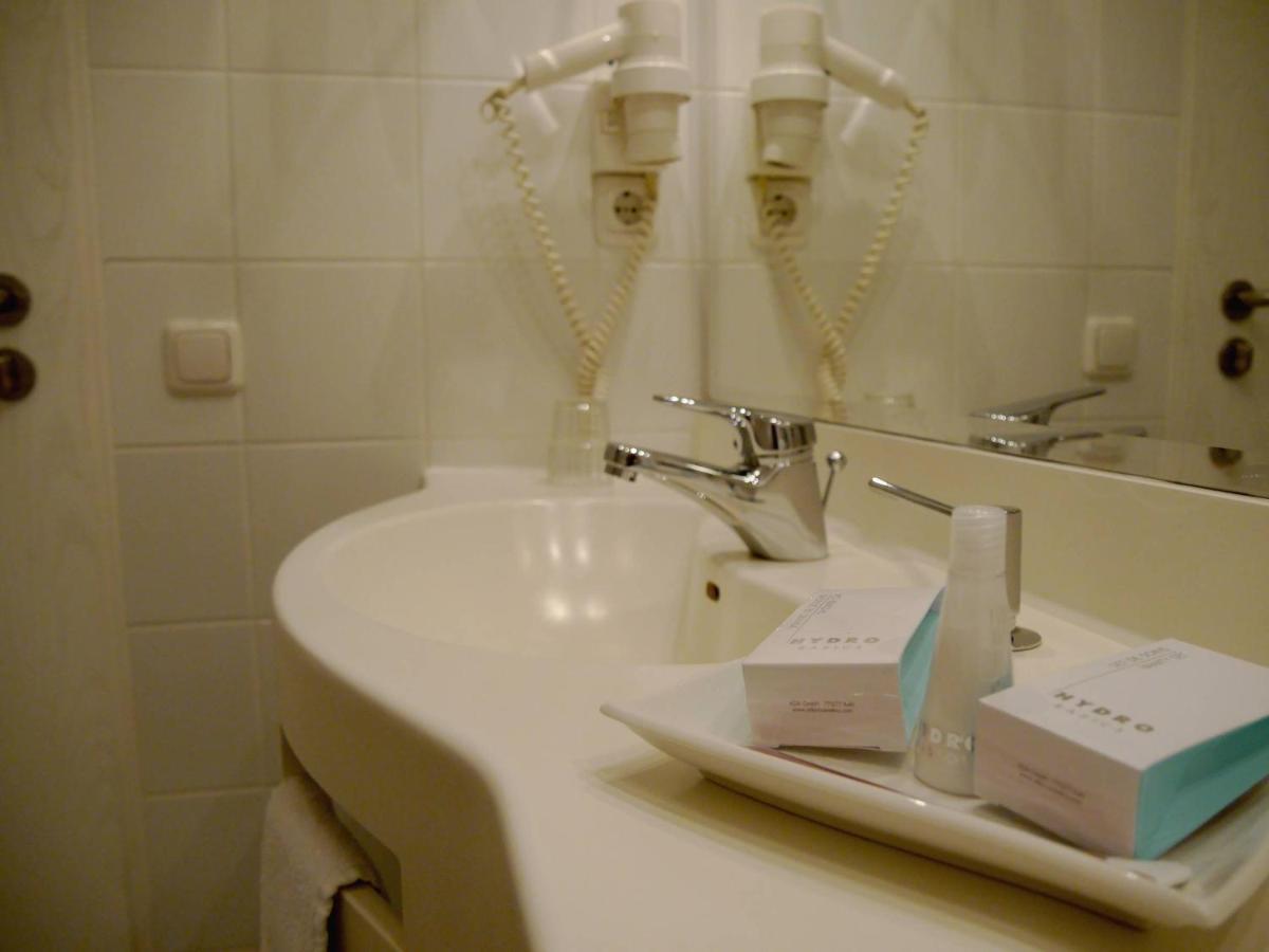 Business-Hotel Artes Хемниц Экстерьер фото