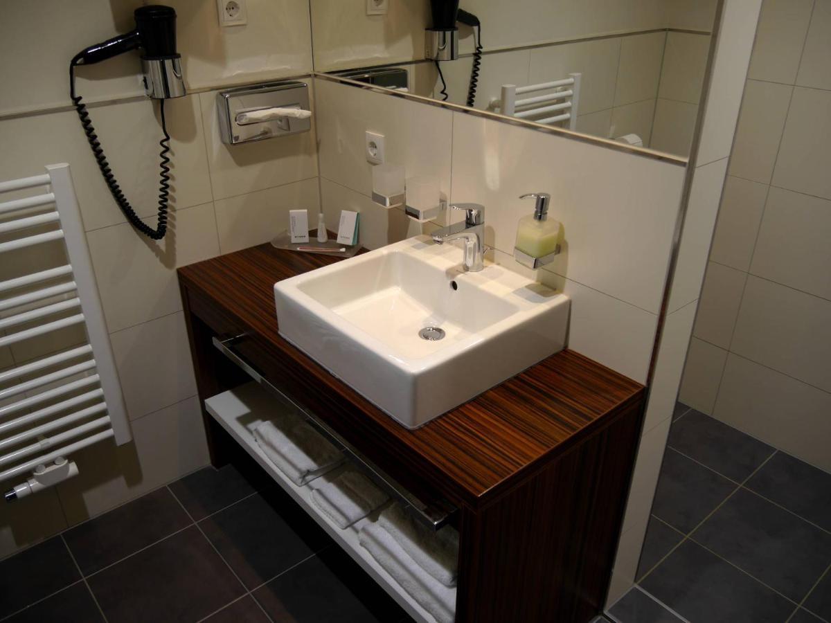 Business-Hotel Artes Хемниц Экстерьер фото