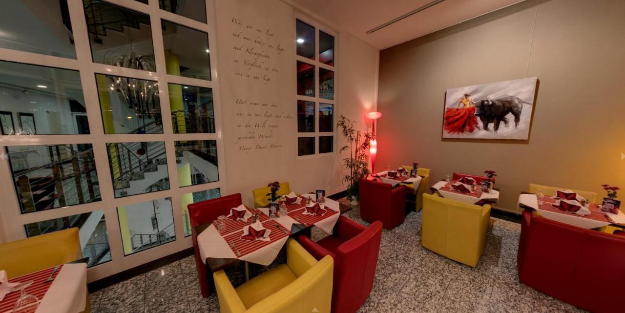 Business-Hotel Artes Хемниц Экстерьер фото