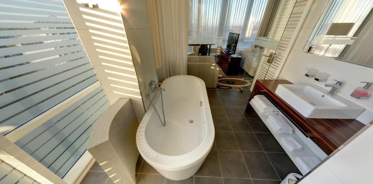 Business-Hotel Artes Хемниц Экстерьер фото