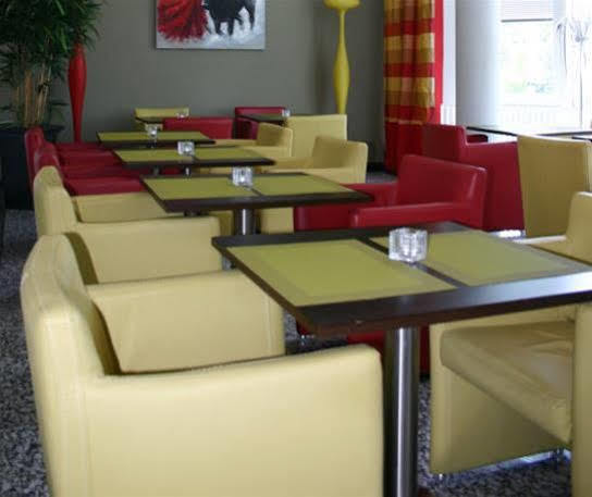 Business-Hotel Artes Хемниц Экстерьер фото