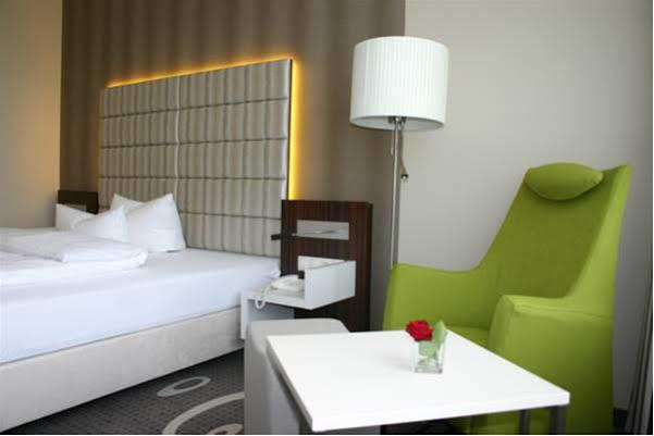 Business-Hotel Artes Хемниц Экстерьер фото