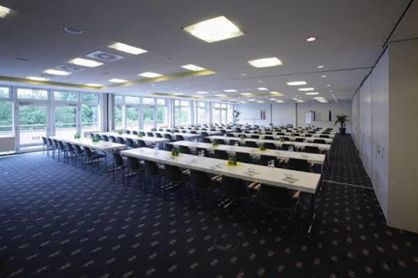 Business-Hotel Artes Хемниц Экстерьер фото