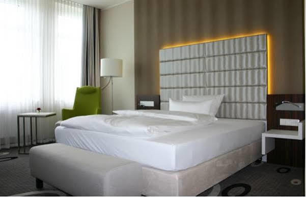 Business-Hotel Artes Хемниц Экстерьер фото